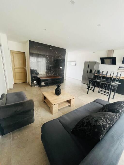 Jolie Maison De Village 2 Chambres Ouveillan Dış mekan fotoğraf